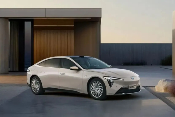 不同阶段的上汽，不同阶段的通透